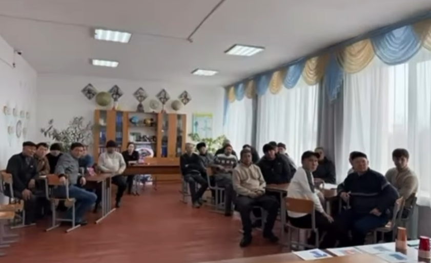 "Заң мен тәртіп" айлығы аясында «Әке – отбасының тірегі» тақырыбында мектепішілік әкелер одағымен кездесу